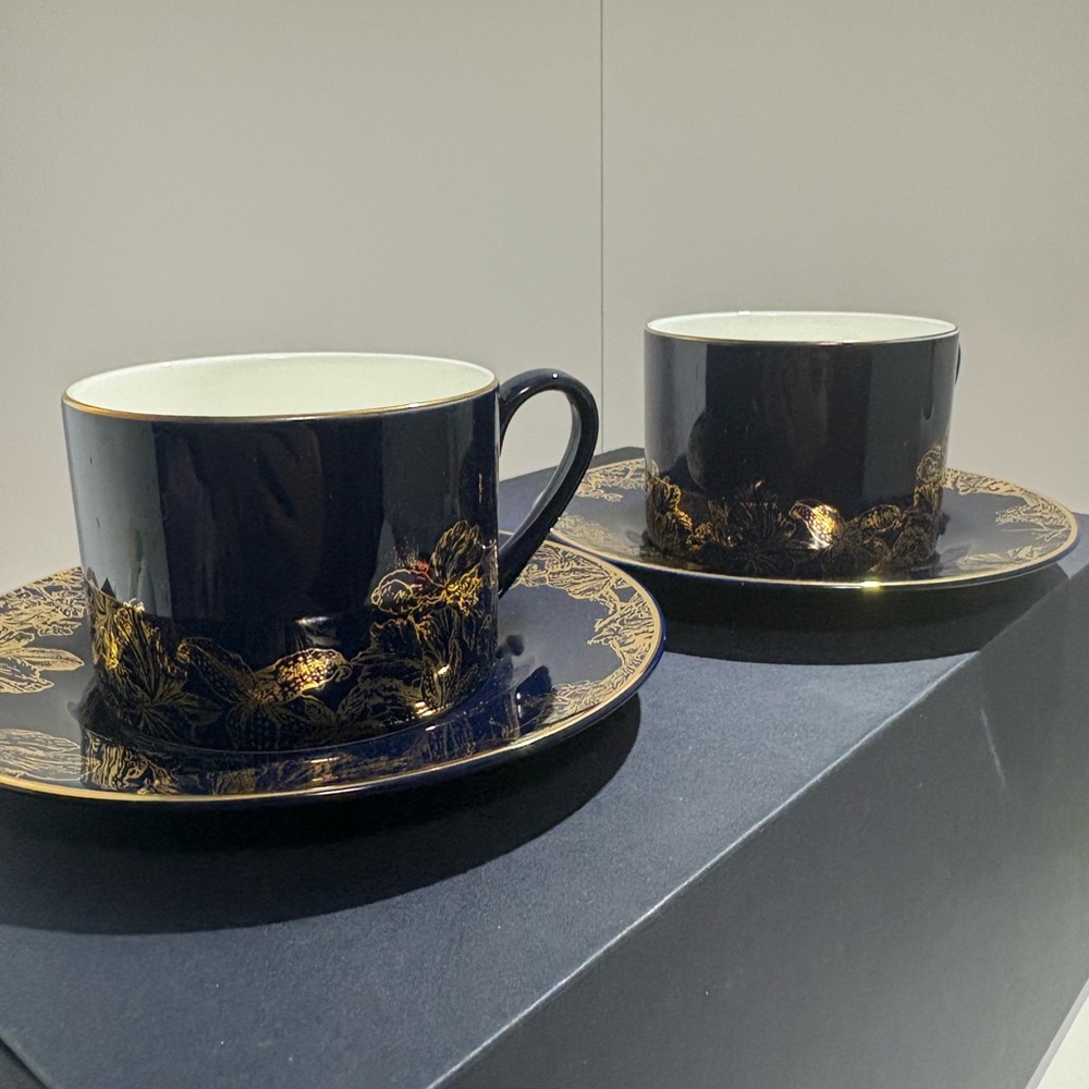 GUERLAIN Gift Porcelain Cups with Saucer Set - Picture 11 of 11
